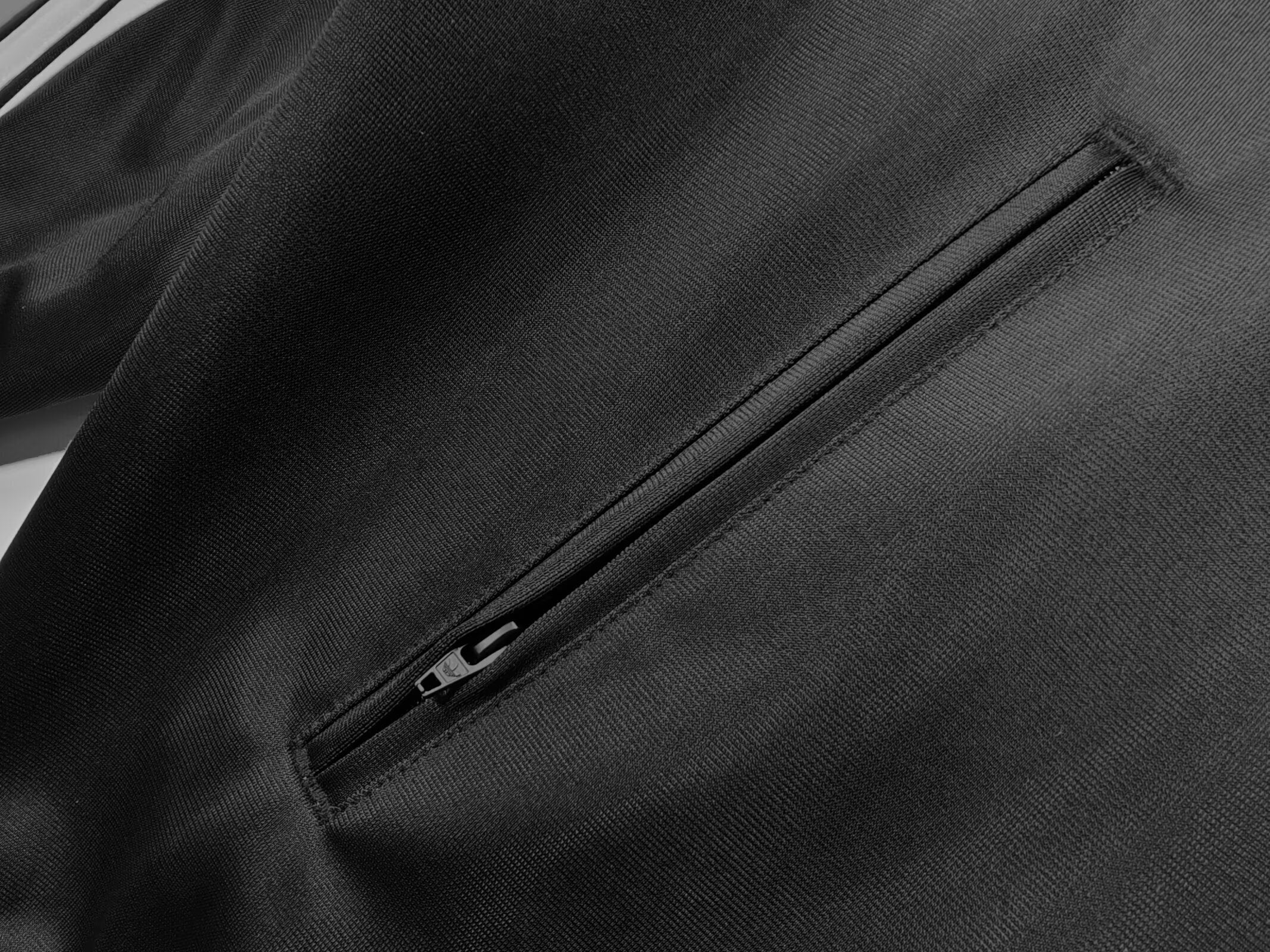 NEW CHAQUETA OASIS TOUR SPECIAL EDITION BLACK 25/26