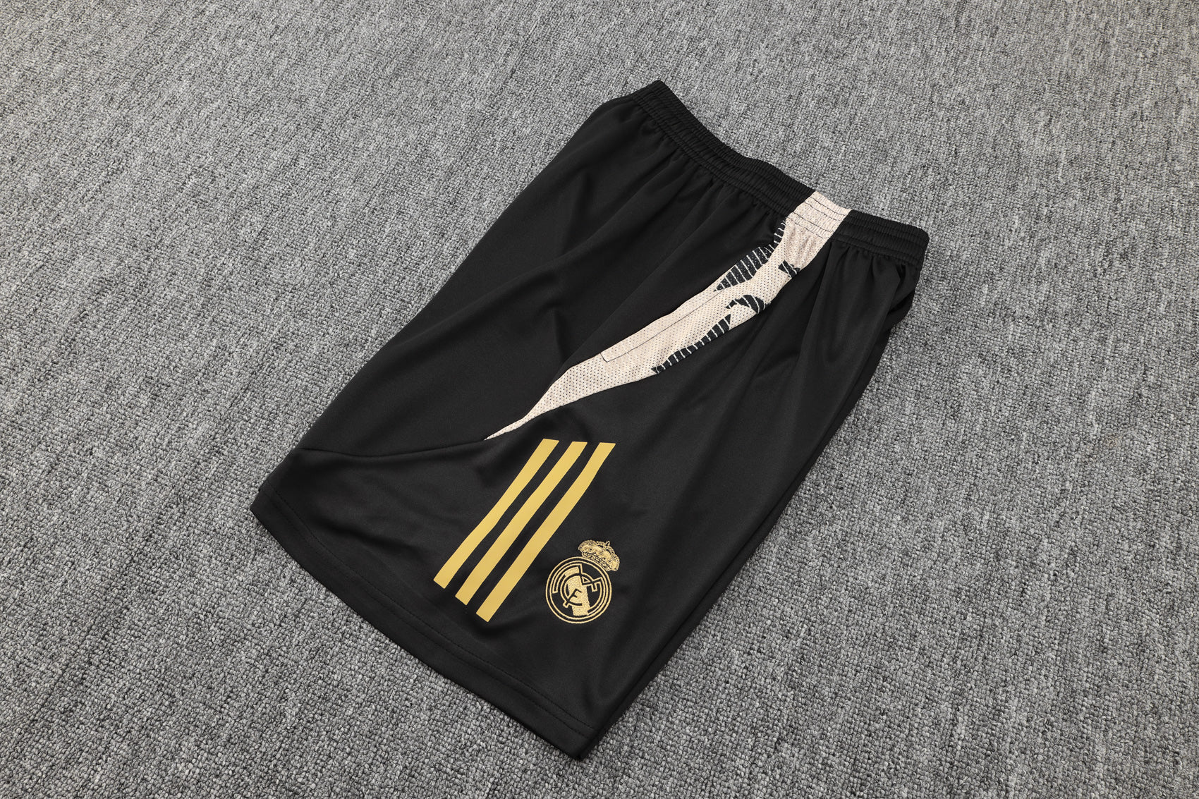 NEW REAL MADRID FC 8º TrackSuit Corto 24/25