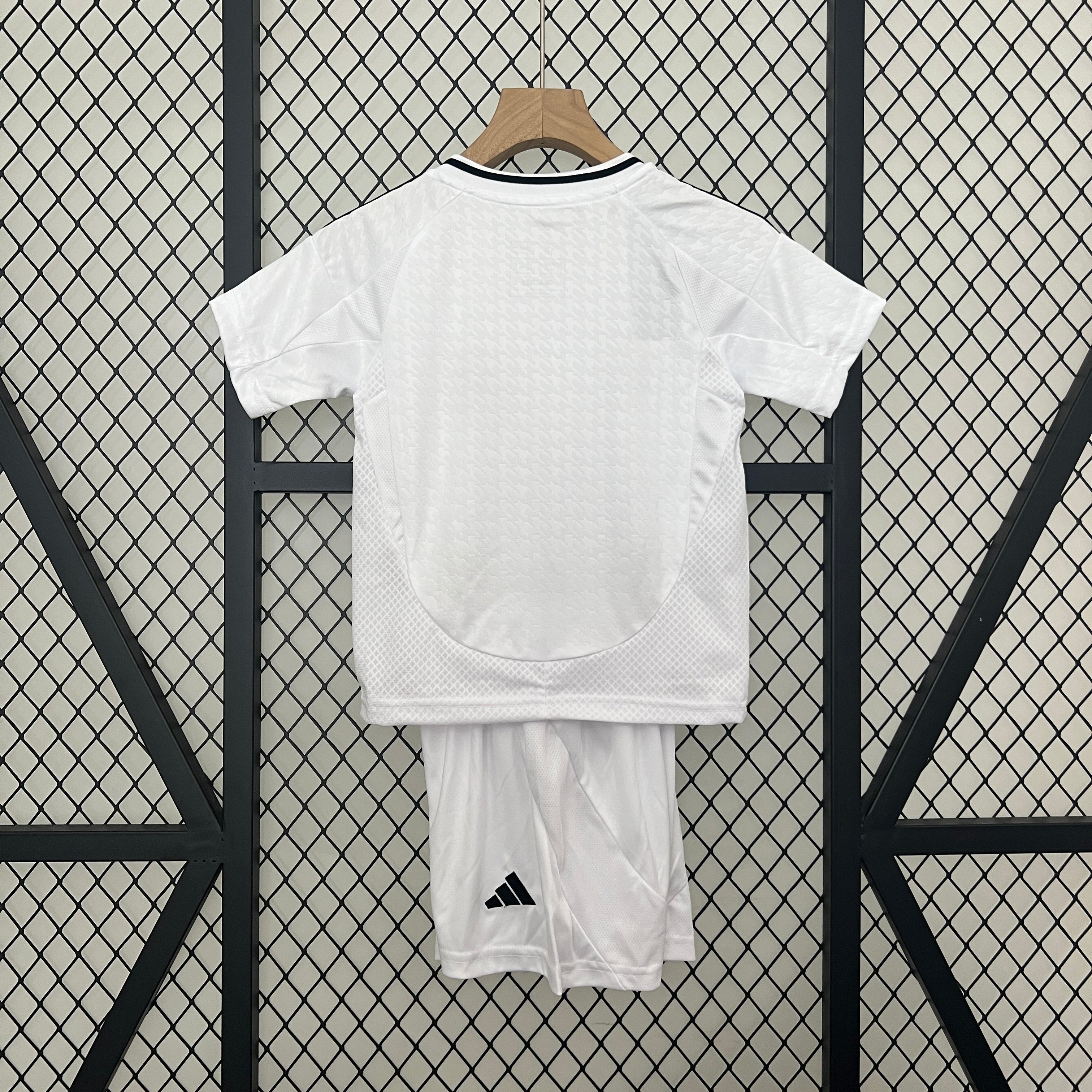 (NIÑO) CONJUNTO REAL MADRID 2024/25