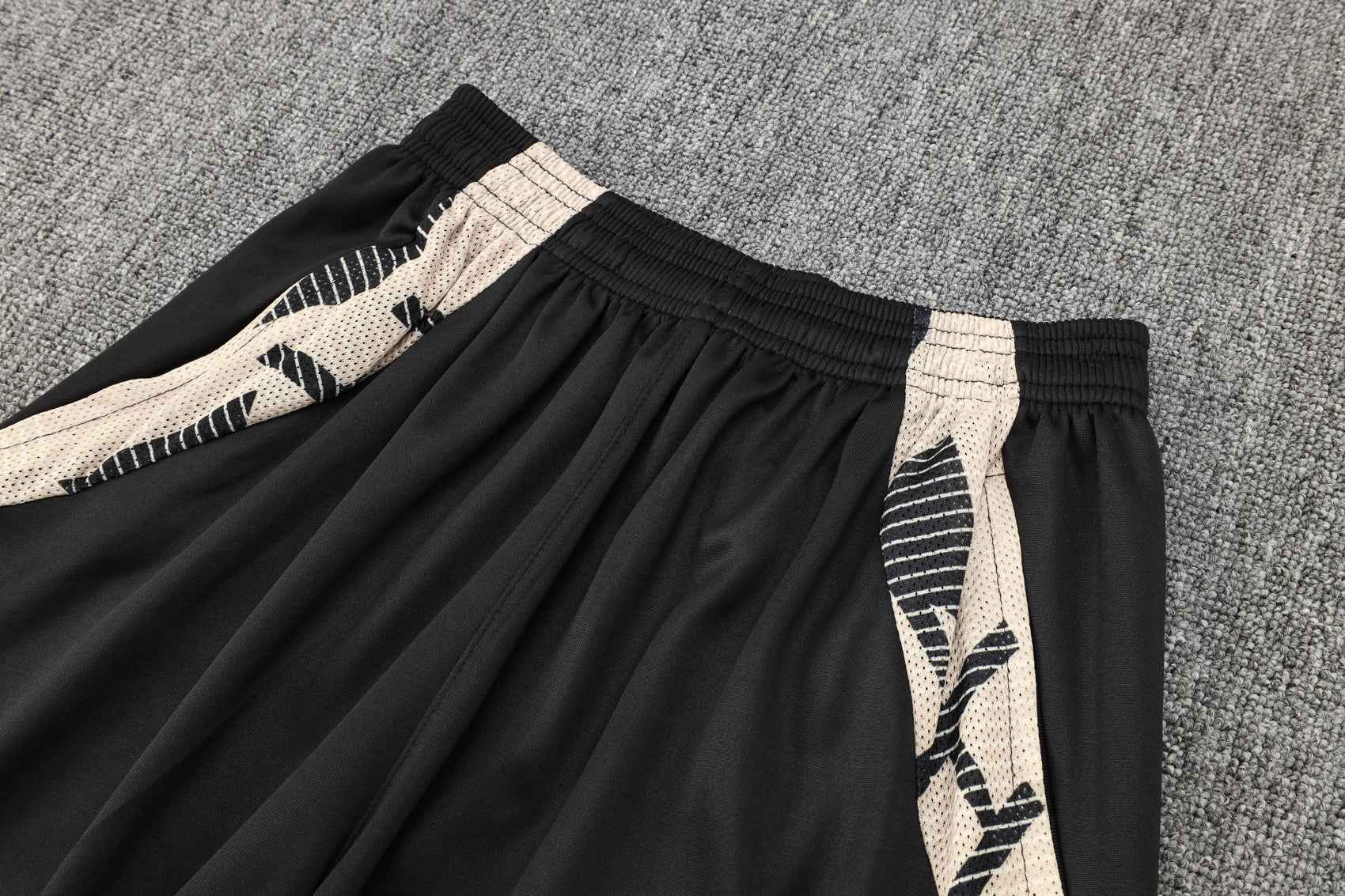 NEW REAL MADRID FC 8º TrackSuit Corto 24/25