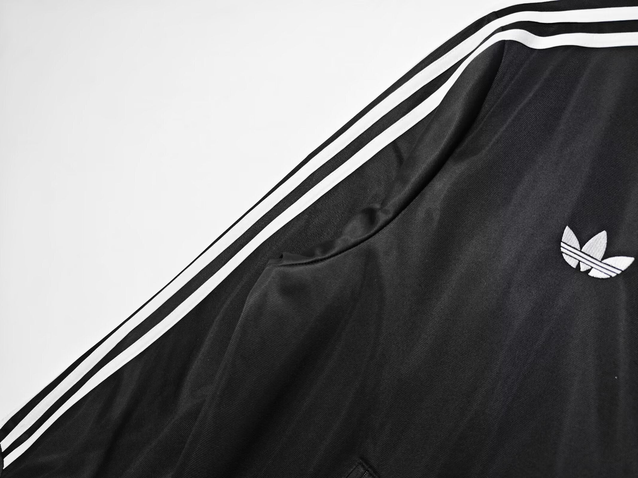 NEW CHAQUETA OASIS TOUR SPECIAL EDITION BLACK 25/26