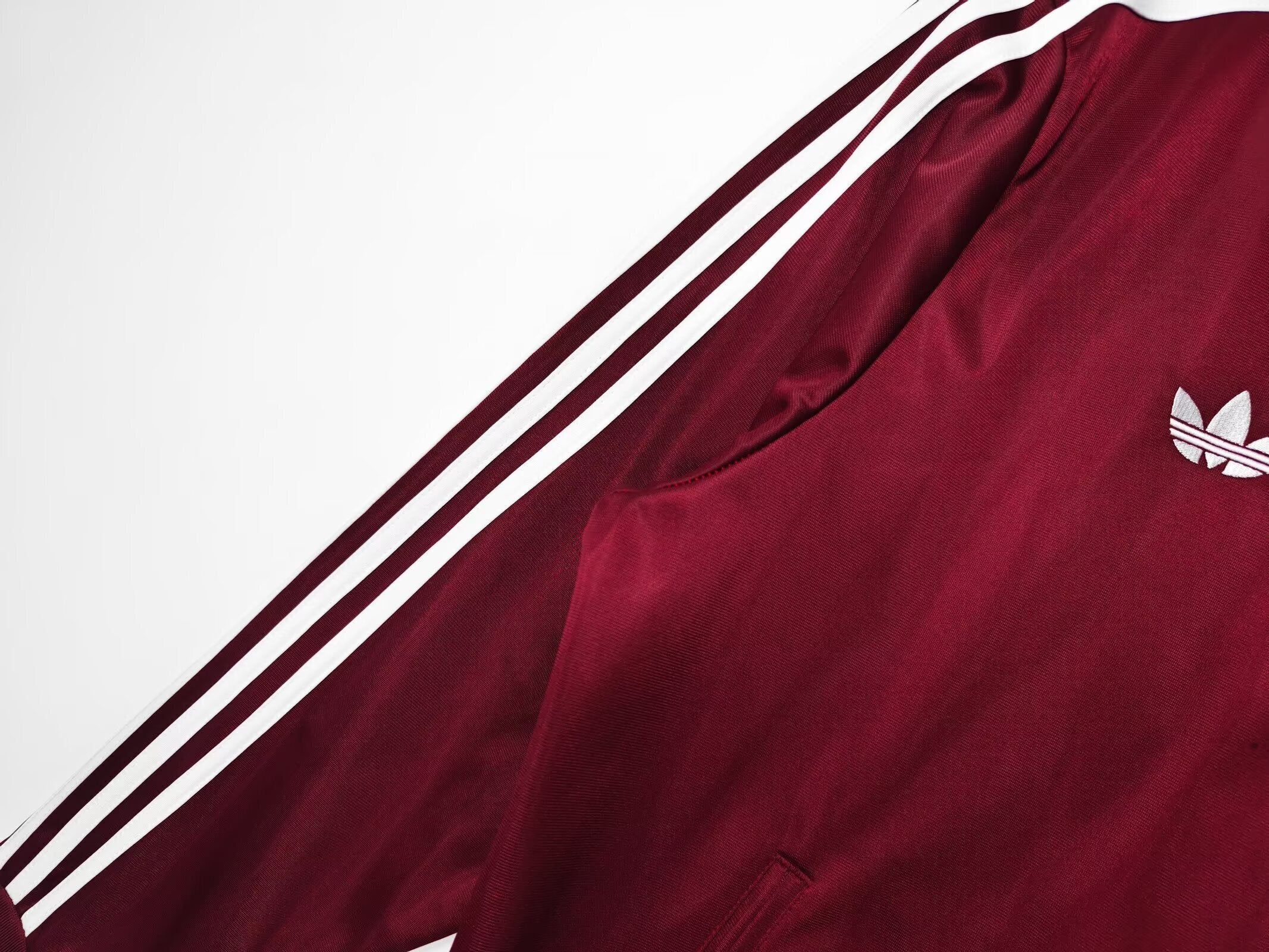 NEW CHAQUETA OASIS TOUR SPECIAL EDITION RED 25/26