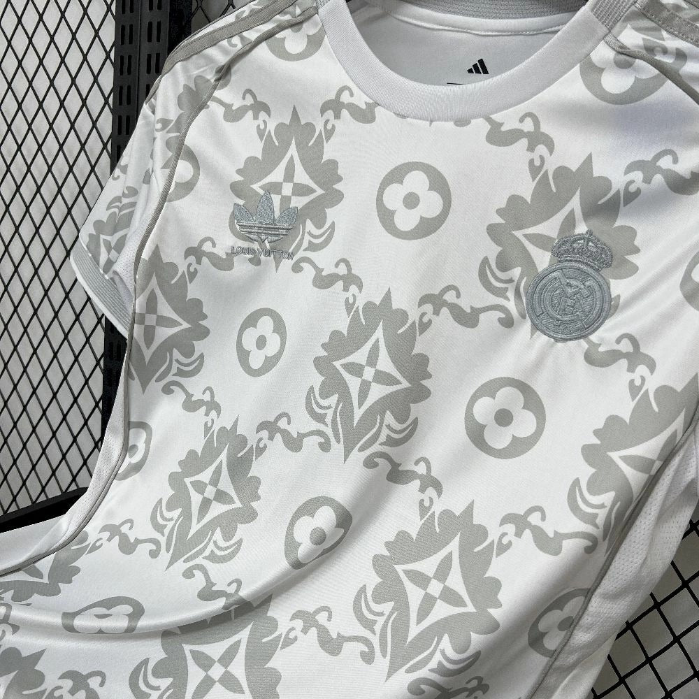 NEW CAMISETA REAL MADRID X LV SPECIAL EDITION 25/26