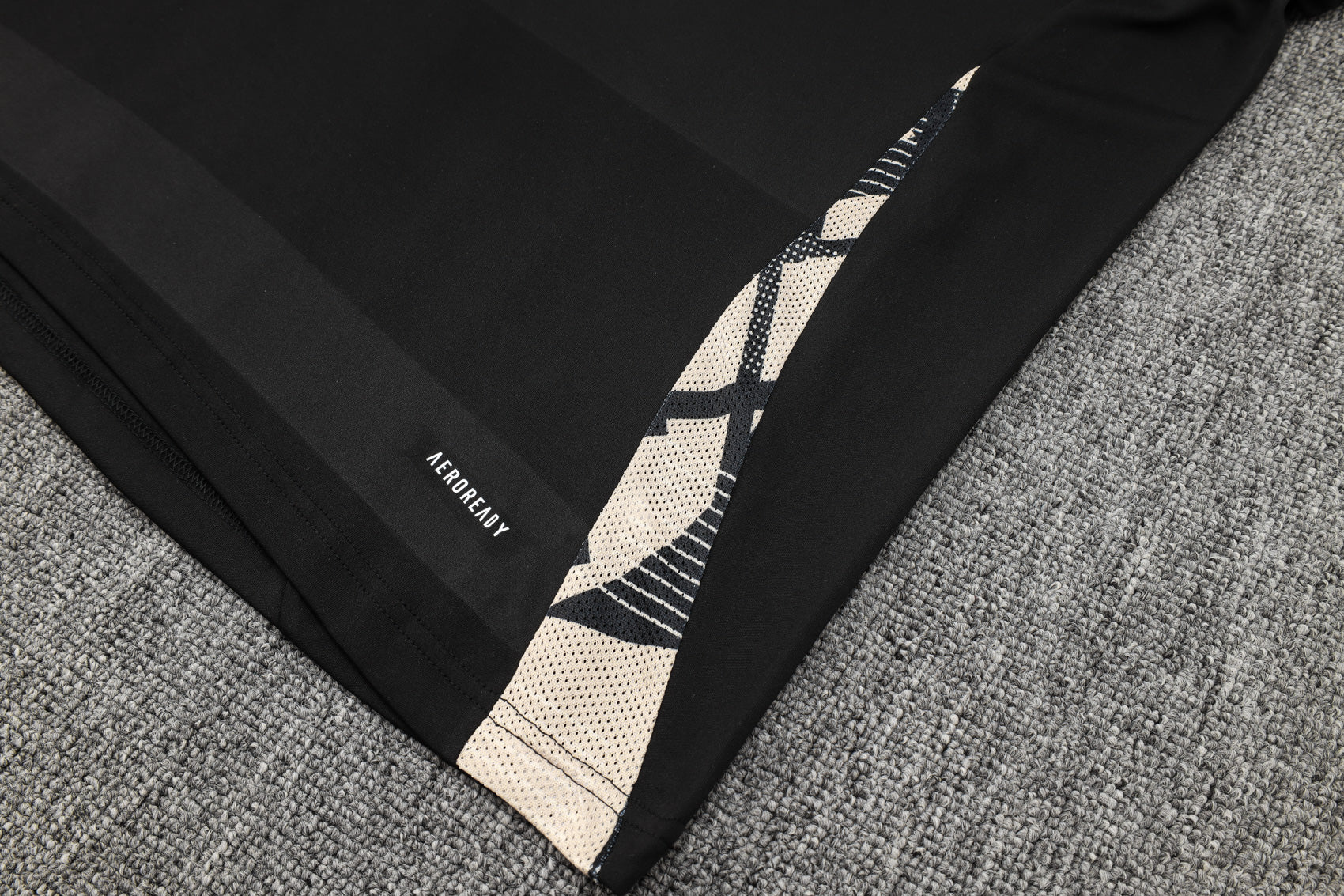 NEW REAL MADRID FC 8º TrackSuit Corto 24/25