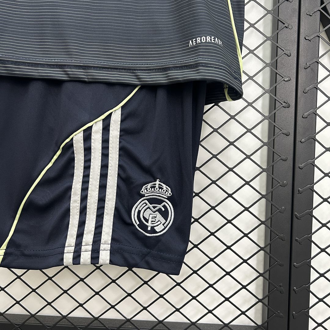 (NIÑO) CONJUNTO REAL MADRID 2º 2025/26