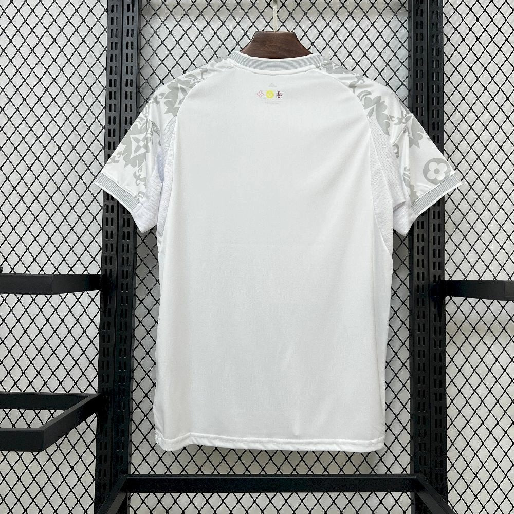 NEW CAMISETA REAL MADRID X LV SPECIAL EDITION 25/26