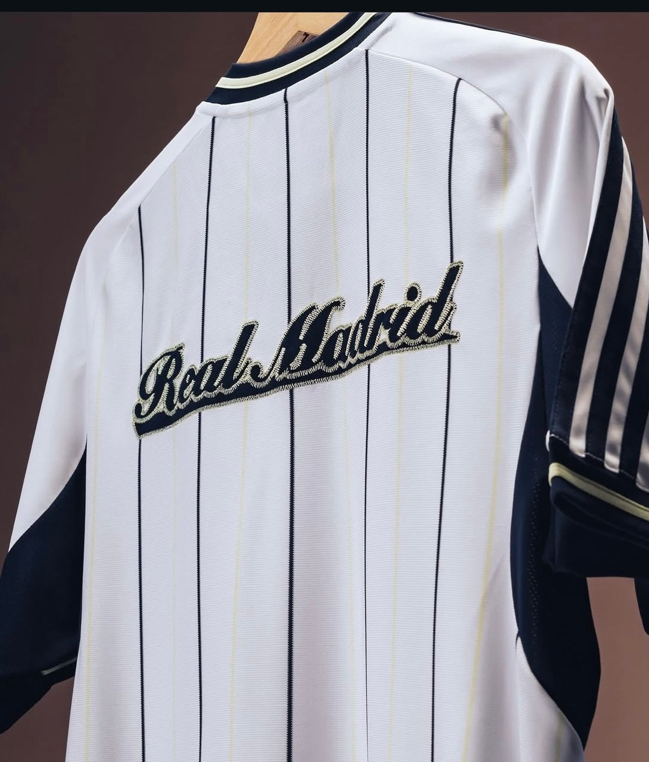 NEW CAMISETA BEISBOLERA REAL MADRID ED US 2025/26